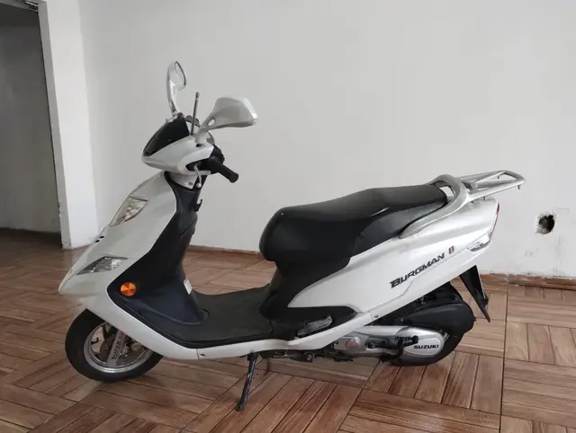 Moto Suzuki Burgman 2016 125i