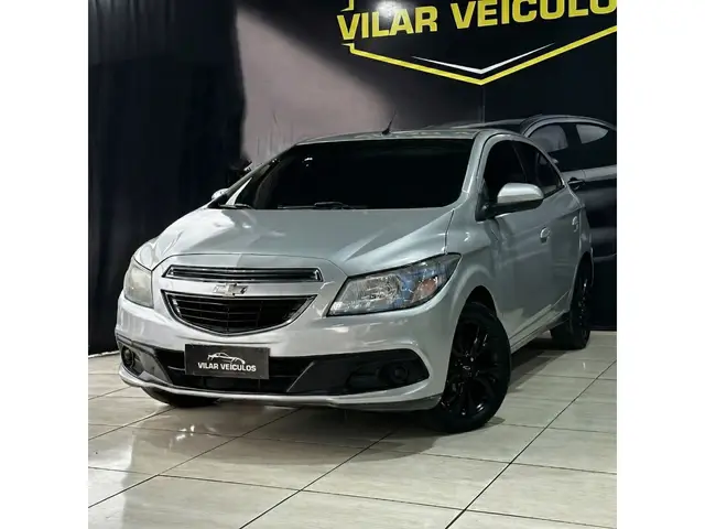 Carro Chevrolet Onix 2014 1.4 LT SPE/4 (Aut)