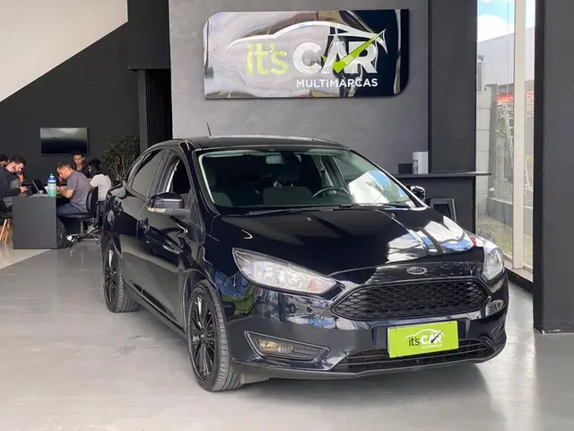 Carro Ford Focus Sedan 2017 SE 2.0 PowerShift