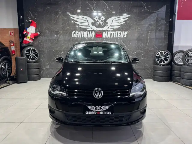 Carro Volkswagen Fox 2011 1.0 8V (Flex) 4p
