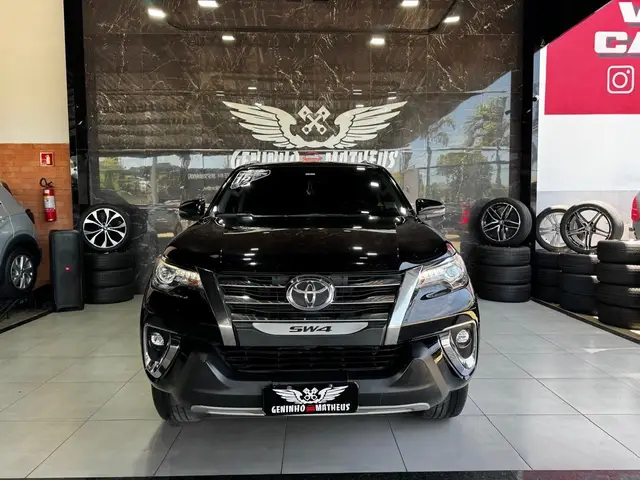 Carro Toyota SW4 2019 2.8 TDI SRX 7L 4x4 (Aut) (Diesel)