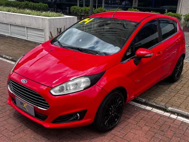 Carro Ford Fiesta Hatch 2014 Titanium Powershift 1.6 (Flex)
