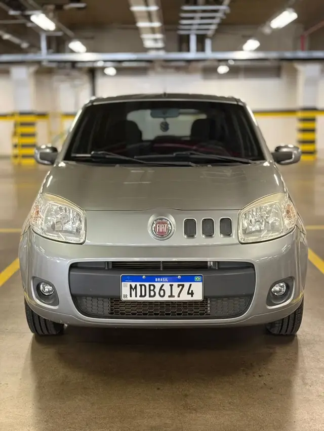 Carro Fiat Uno 2014 Vivace College 1.0 8V (Flex) 4p