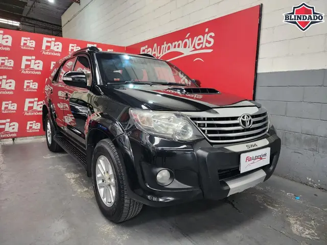 Carro Toyota SW4 2015 Hilux  3.0 TDI 4x4 SRV 7L