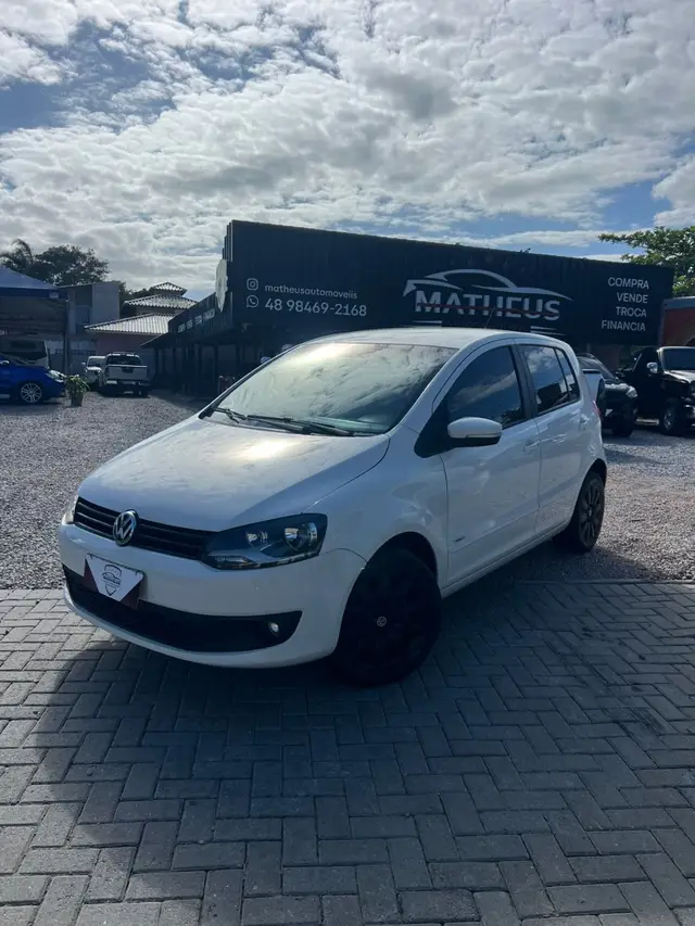 Carro Volkswagen Fox 2014 1.6 VHT I-Motion (Flex)