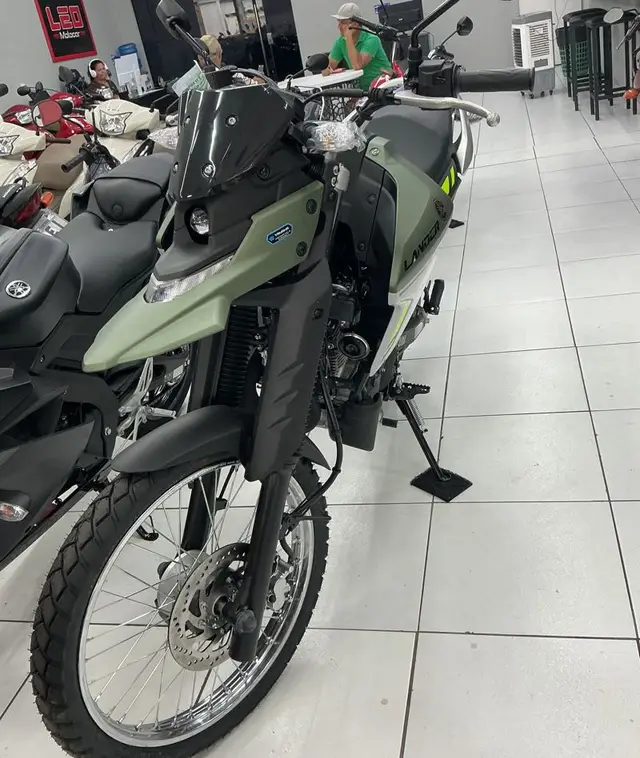 Moto Yamaha XTZ 250 Lander 2025 Connected