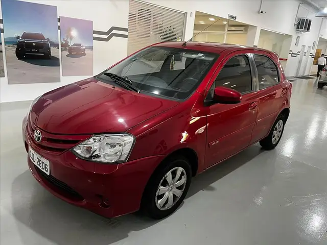 Carro Toyota Etios 2016 XS 1.5 (Flex)
