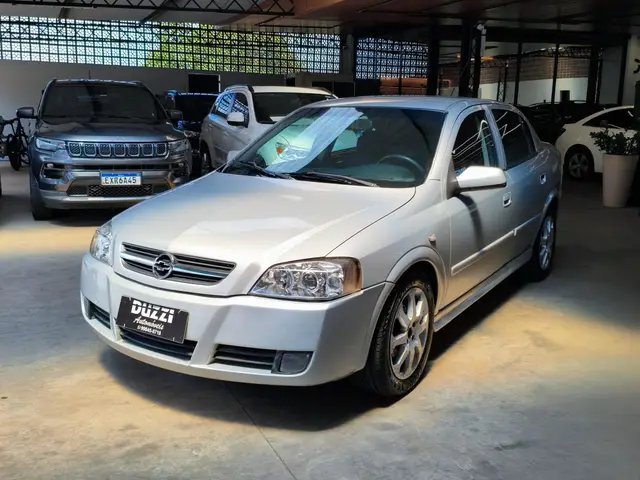 Carro Chevrolet Astra Sedan 2005 Comfort 2.0 (Flex)