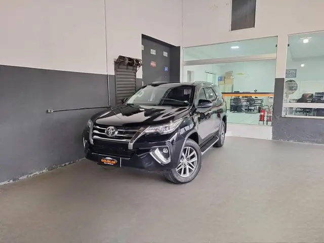 Carro Toyota Hilux Cabine Dupla 2019 Hilux 2.8 TDI SRX CD 4x4 (Aut)