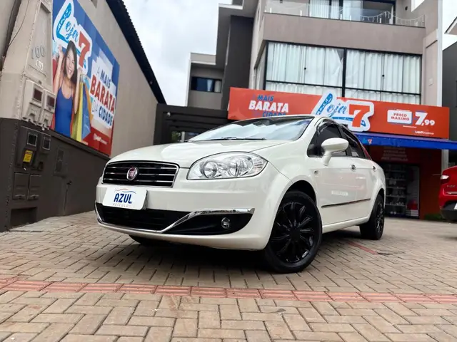 Carro Fiat Linea 2016 Essence 1.8 16V (Flex)