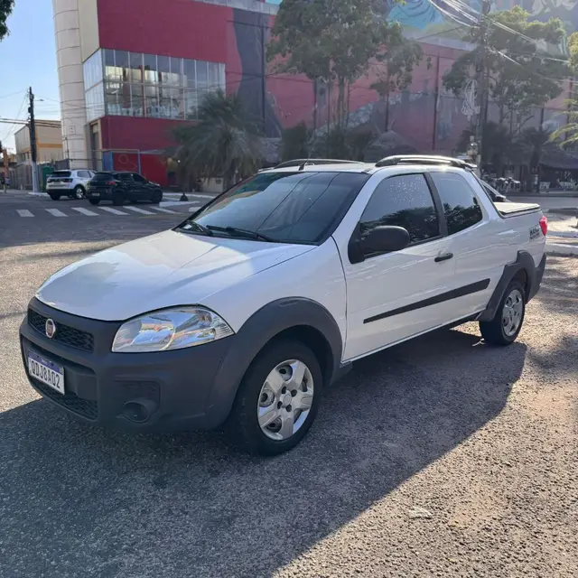 Carro Fiat Strada 2015 Working HARD 1.4 Fire Flex 8V CD