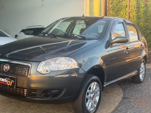 Carro Fiat Palio 2011 Attractive 1.4 8V (Flex)