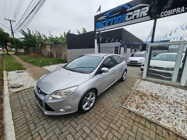 Carro Ford Focus Hatch 2015 SE 2.0 16V PowerShift