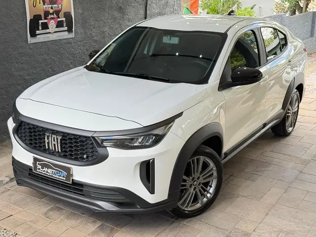 Carro Fiat Fastback 2024 Turbo 200