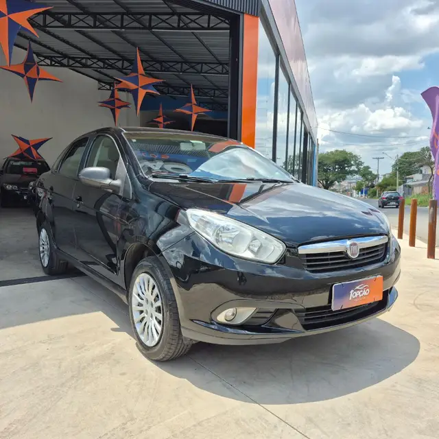 Carro Fiat Grand Siena 2013 Evo Attractive 1.4 8V (Flex)