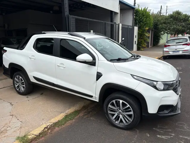 Carro Fiat Strada 2024 Freedom 1.3 Flex 8V CD