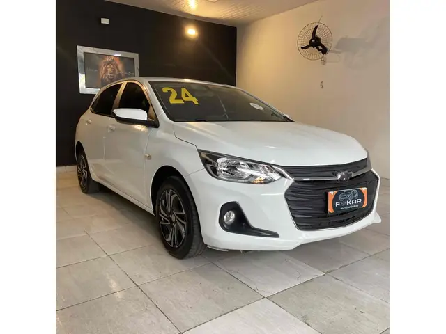 Carro Chevrolet Onix Plus 2024 LT 1.0