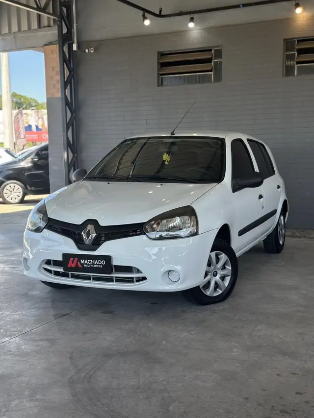 Carro Renault Clio 2015 Hatch. RN 1.0 16V