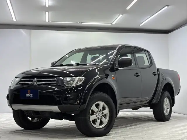 Carro Mitsubishi L200 Triton 2016 HLS Chrome Ed. 2.4 CD Flex Mec.