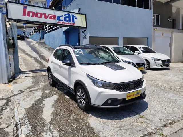 Carro Fiat Argo 2024 Trekking 1.3