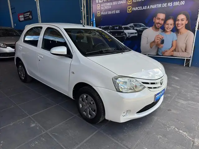 Carro Toyota Etios 2015 X 1.3 (Flex)