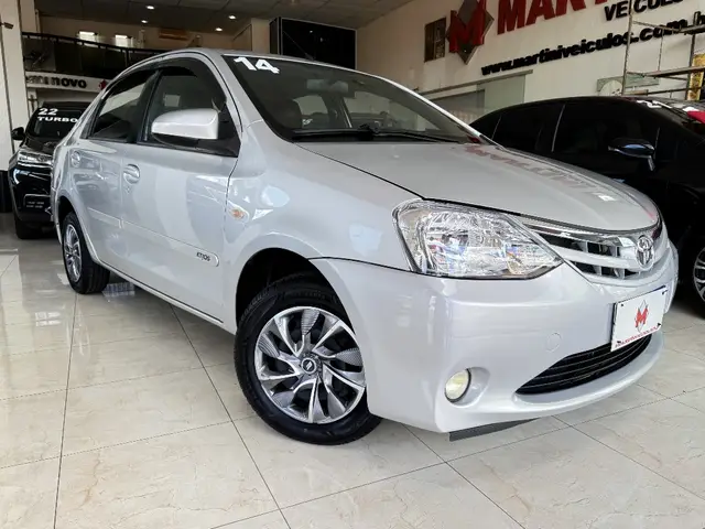 Carro Toyota Etios Sedan 2014 XLS 1.5 (Flex)
