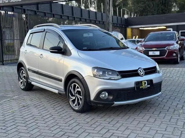Carro Volkswagen CrossFox 2013 1.6 VHT (Flex)