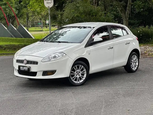 Carro Fiat Bravo 2013 Essence 1.8 16V Dualogic (Flex)