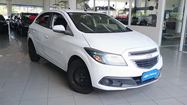 Carro Chevrolet Onix 2014 1.4 LT SPE/4