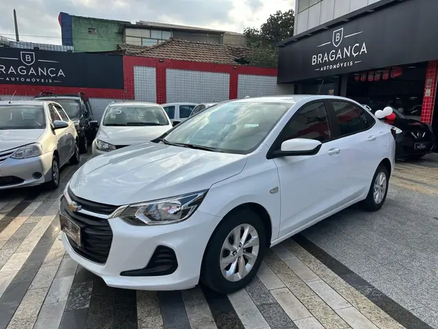 Carro Chevrolet Onix Plus 2024 LT 1.0