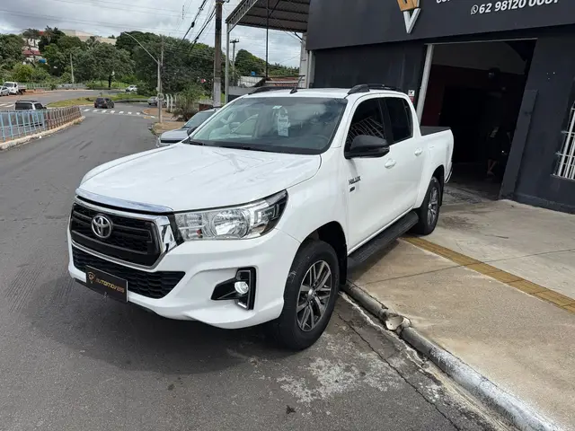Carro Toyota Hilux Cabine Dupla 2018 Hilux 2.7 SR CD 4x2 (Flex)