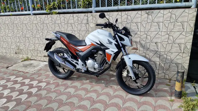 Moto Honda CB 250F Twister 2017 Standard