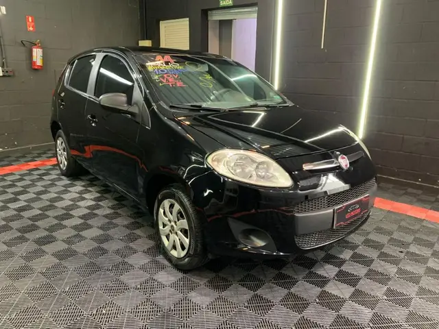 Carro Fiat Palio 2014 Attractive 1.0 8V (Flex)