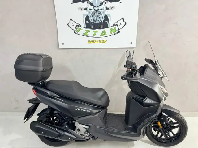 Moto Dafra Cruisym 2025 300