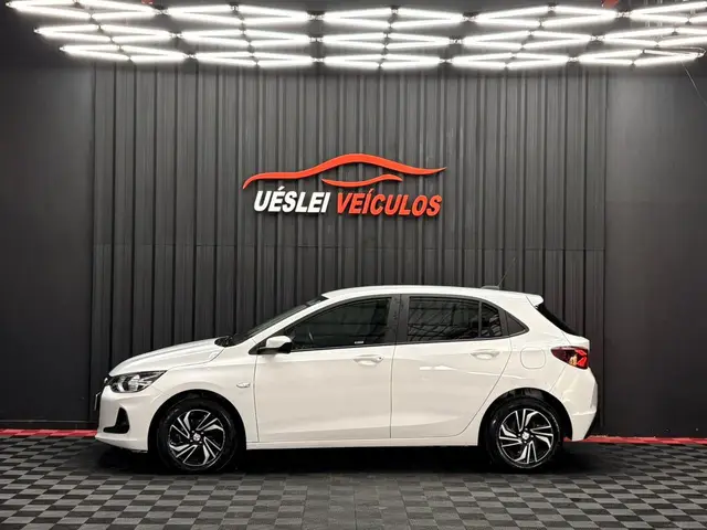 Carro Chevrolet Onix 2025 LT 1.0 Turbo