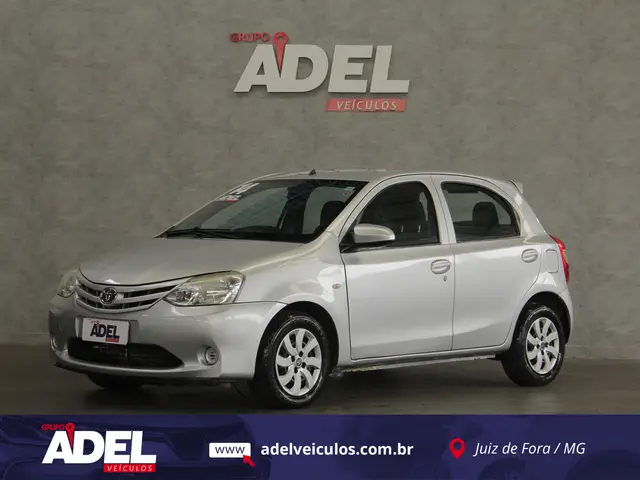 Carro Toyota Etios 2014 X 1.3 (Flex)