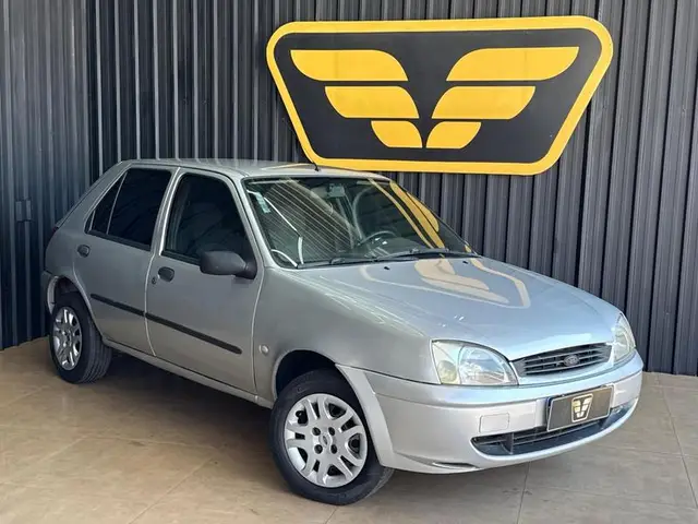Carro Ford Fiesta Hatch 2005 1.0