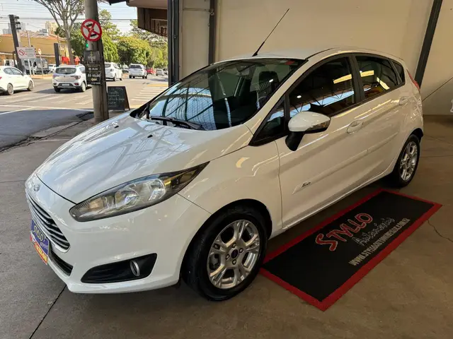 Carro Ford Fiesta Hatch 2017 SEL 1.6 16V Flex Aut. 5p - G
