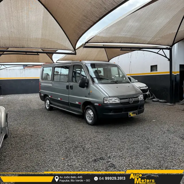 Carro Peugeot Boxer 2013 2.3 HDI Longo 16 Lugares