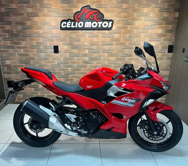 Moto Kawasaki Ninja 2021 400