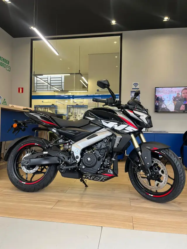 Moto Bajaj Dominar 400 2026 NS400Z