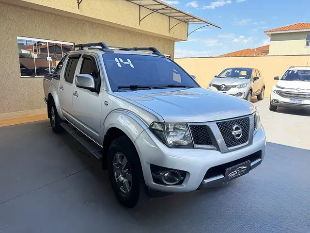 Carro Nissan Frontier 2014 2.5 TD CD 4x2 SV Attack