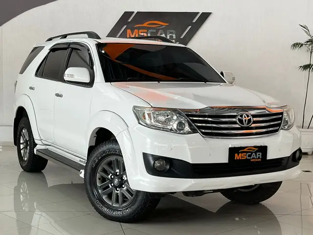Carro Toyota Hilux SW4 2014 2.7 4x2 SR