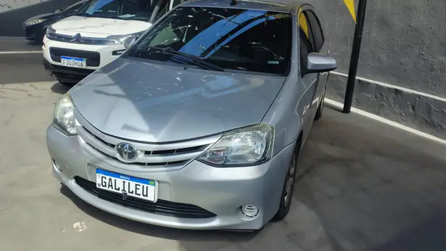 Carro Toyota Etios 2017 XS 1.5 (Flex)