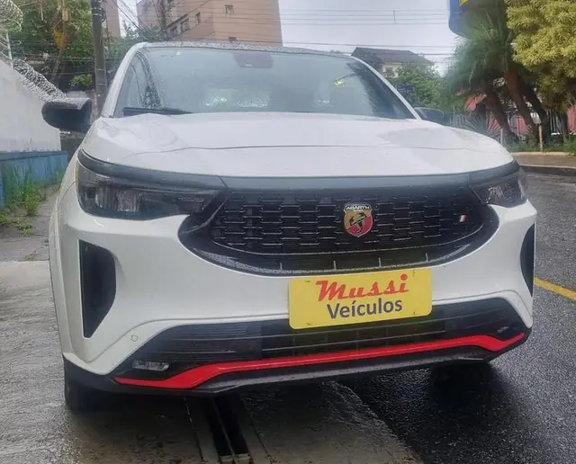 Carro Fiat Fastback 2025 Abarth