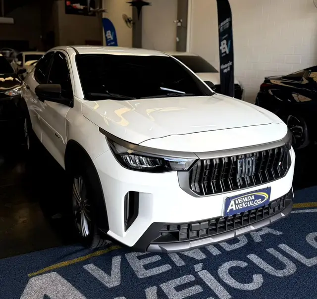 Carro Fiat Fastback 2026 Turbo 200