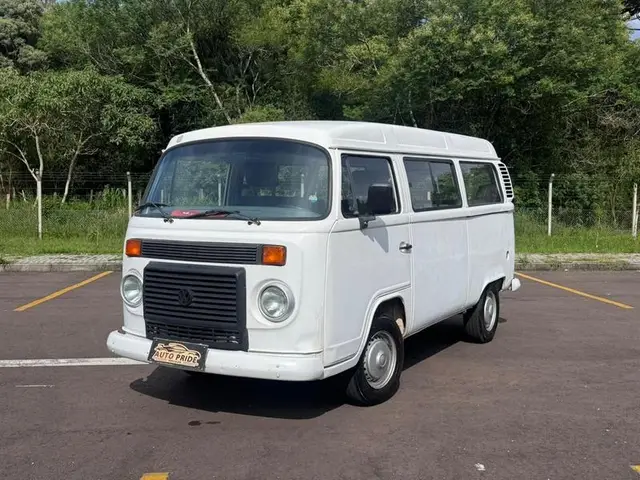 Carro Volkswagen Kombi 2009 Lotação 1.4 (Flex)