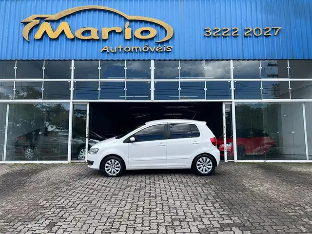 Carro Volkswagen Fox 2014 1.0 TEC (Flex) 4p