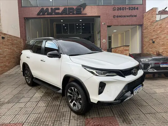 Carro Toyota SW4 2024 SRX 2.8 Turbodiesel 4x4 (Aut.) (7 Lugares)