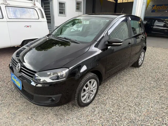 Carro Volkswagen Fox 2014 1.0 TEC (Flex) 4p